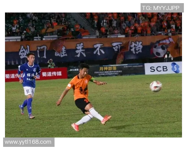 足球巨星赛场冲突瞬间盘点激情与暴力交织的真实镜头