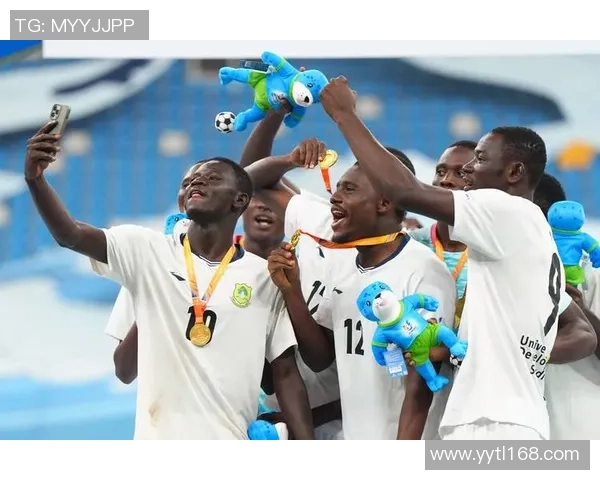 球星足球运动员因场上冲突频频发生抽嘴巴事件引发关注 球星足球运动员因场上冲突频频发生抽嘴巴事件引发关注